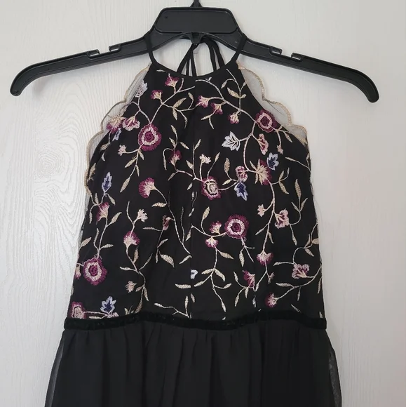 Francesca's floral halter dress - Picture 6 of 11